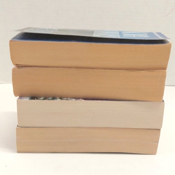 Lot of 4 Nora Roberts Paperback Books - Picture 3 of 6